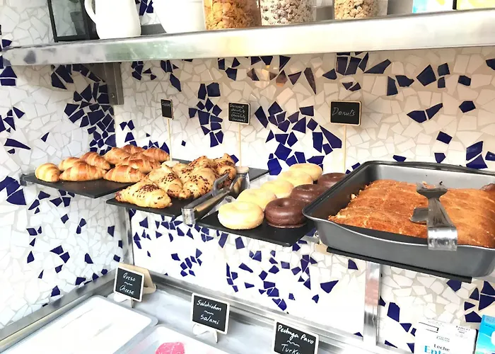 & Co. J. Botanico Boutique ホテル