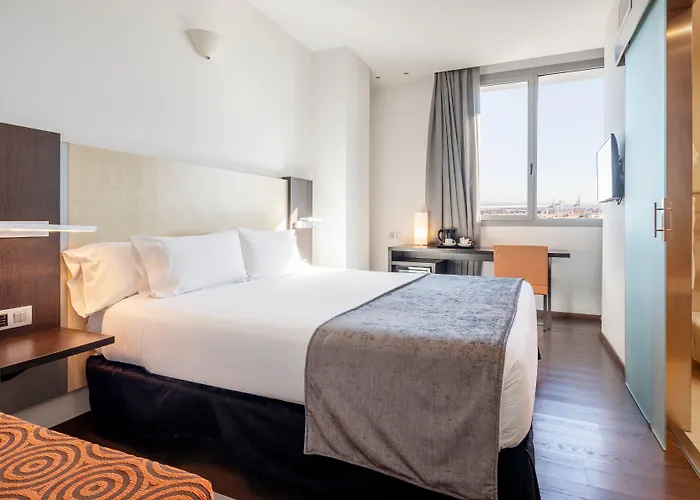 伊鲁尼阿奎拉4号康福特尔酒店 瓦伦西亚