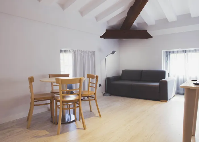 Mate Oliveira - Centre, 3*