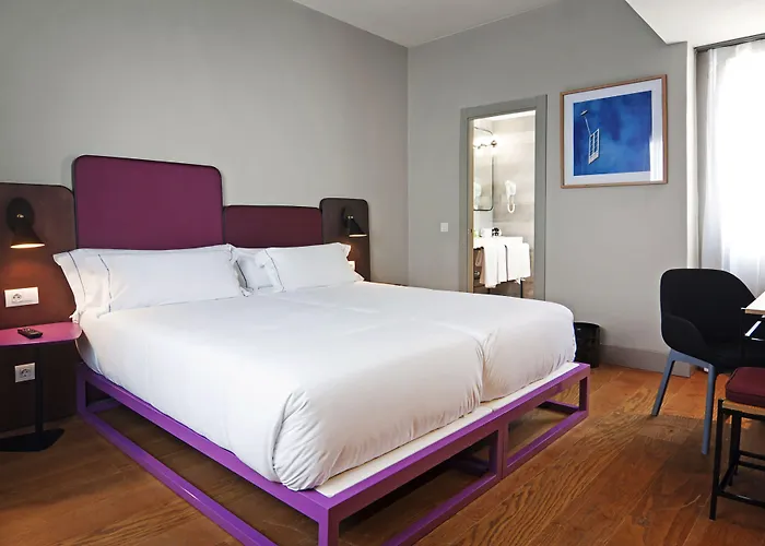 One Shot Colon Hotel