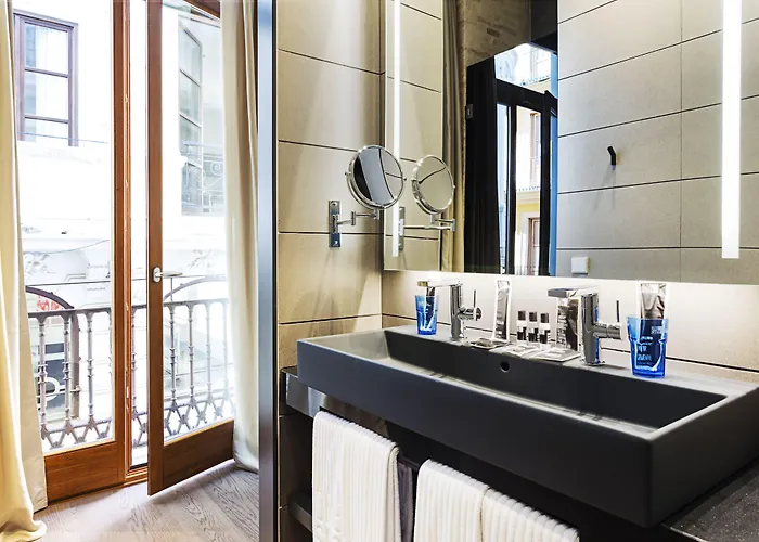 One Shot Mercat Hotel 4*