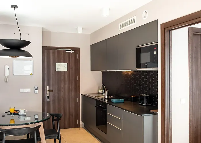 Ramirez Flats Aparthotel 4*