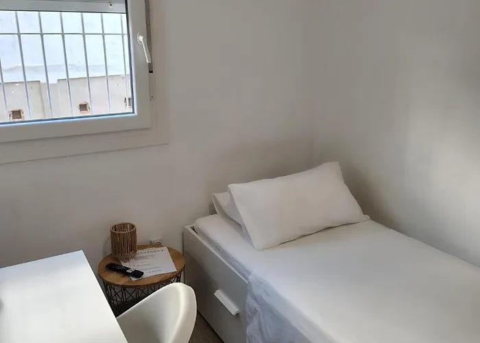 Agui House Homestay Valencia