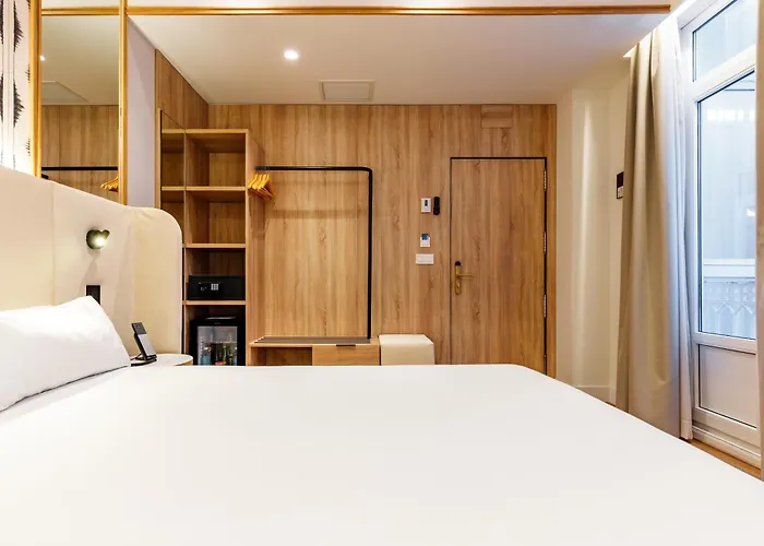 Petit Palace Plaza De La Reina 3* فالنسيا