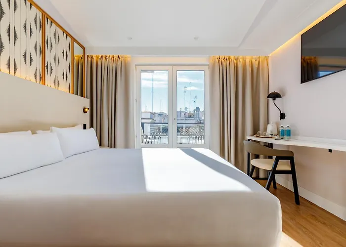 Petit Palace Plaza De La Reina فندق