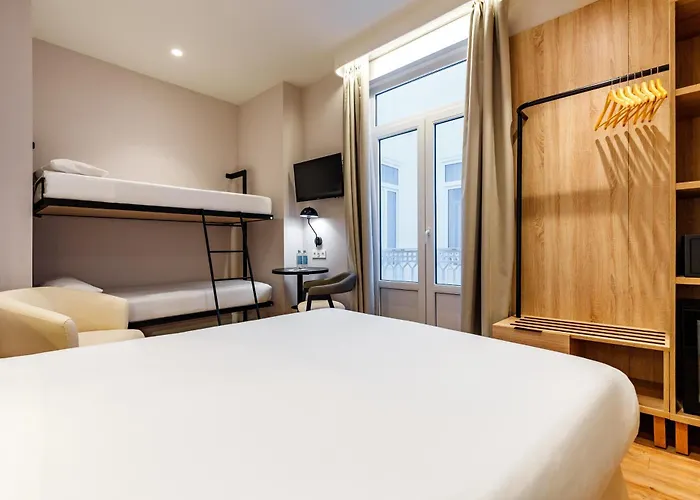 Petit Palace Plaza De La Reina فندق