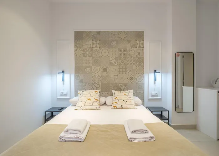 ゲストハウス Comfortable Close To Centre 4*