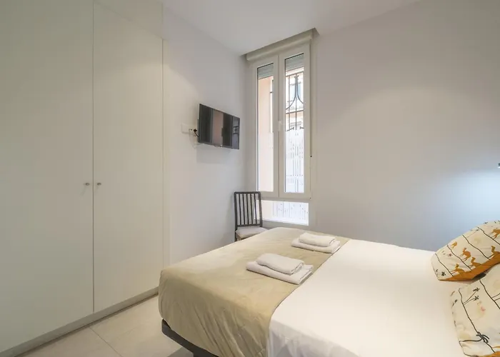 ゲストハウス Comfortable Close To Centre 4*