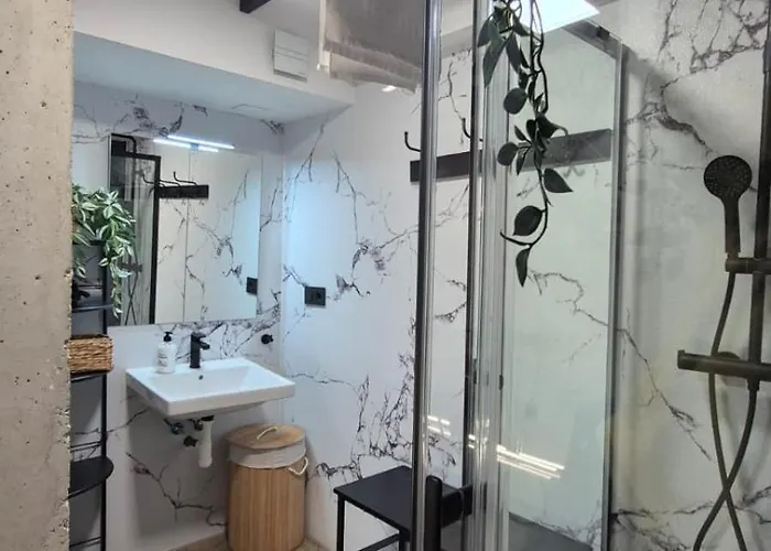 Excepcional Amplio Apartamento Industrial Fallas Hasta 6, Wifi Gratis Cuna * Walencja