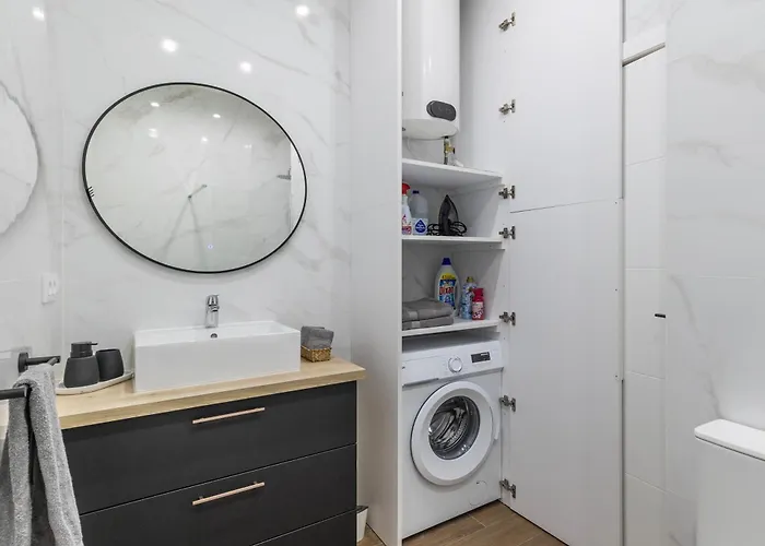 아파트 Prime Location, Bright & Cozy