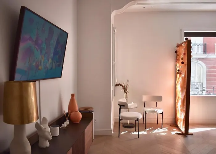 Stylish & Cozy Flat In Heart Of Eixample, *