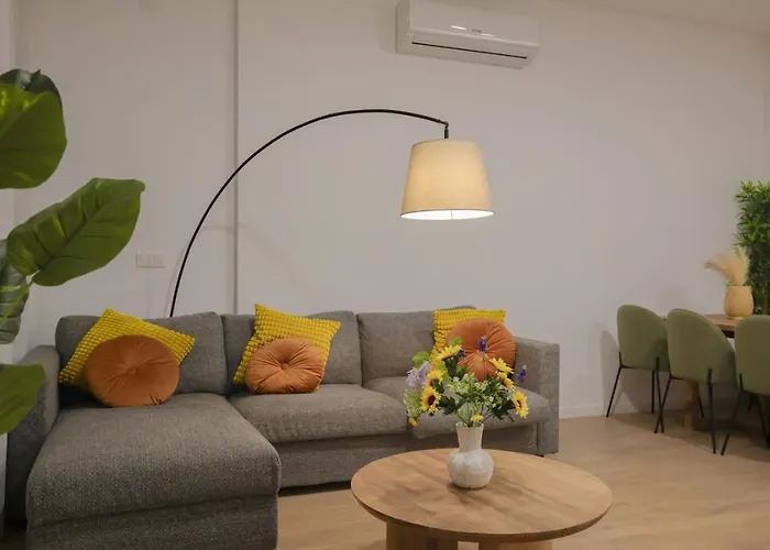 Comfortabel Next To La Marina Apartamento *