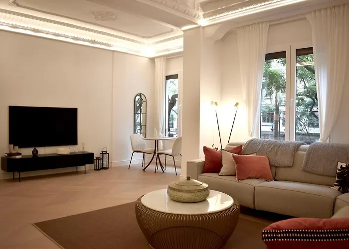 Stylish & Cozy Flat In Heart Of Eixample, *