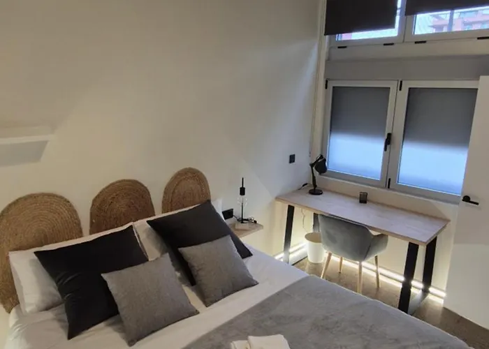 Excepcional Amplio Apartamento Industrial Fallas Hasta 6, Wifi Gratis Cuna Apartament