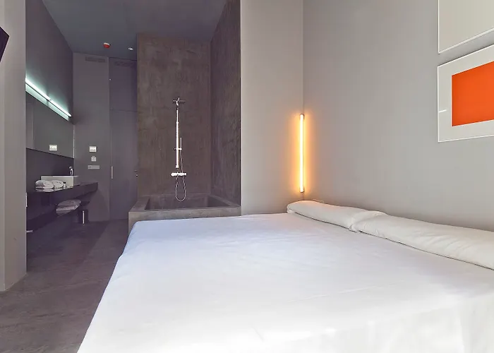 Cosy Tapineria Konukevi Valensiya