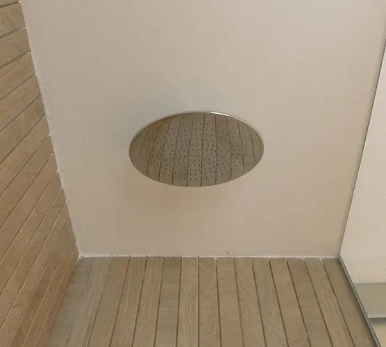 One Shot Colon Hotel 3*