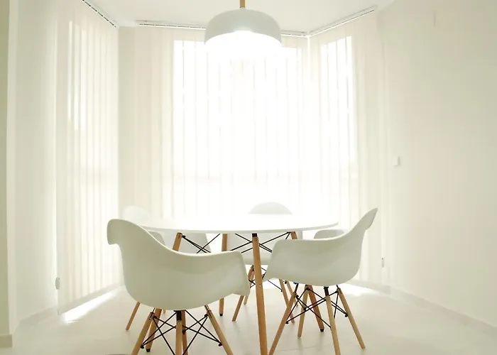 Puerta De Serranos Διαμέρισμα *