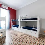 Red Nest Hostel Βαλένθια