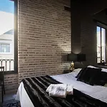 Cosy Embajador 게스트하우스 2*