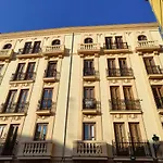 Adarve Flats Apartamento *