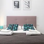 Bright, Brand New & Very Comfortable *