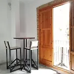 Con Encanto En Pleno Casco Antiguo Ron Valenciayole فالنسيا