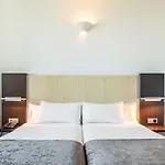 Hotel Ilunion Aqua 4