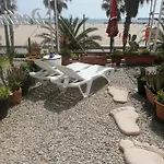 拉斯阿雷纳斯海滩公寓 *