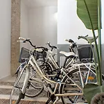 Original Domino House 4*
