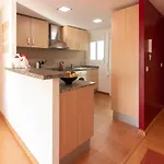 Luminoso. Comodo. Acogedor. Wifi. Junto A Ave Walencja