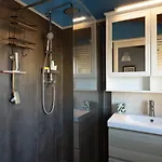 Apartment Silk Exchange - Market *