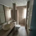Apartment Modernized 3-bedroom Flat 500m To The Valencia