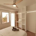 Beautiful Restored House With Terrace דירה