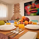 شقة Penthouse Duplex In A 4 Floors Spanish House -8 Min To Center By Metro