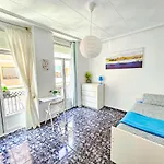 Apartament Cosy Apartment With Balcony Between Beach & Center 6P Walencja