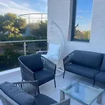 Дом отдыха Deluxe House *