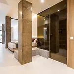 Valencia Guest North Station Pen Suites *