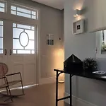 De Lujo Frente Al Mercado Colon. Only Adults