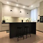 De Lujo Frente Al Mercado Colon. Only Adults Apartment *