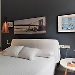 De Lujo Frente Al Mercado Colon. Only Adults Apartment