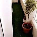 Nautico Junto A La Playa Malvarrosa Valencia