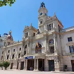 Nautico Junto A La Playa Malvarrosa * Valencia