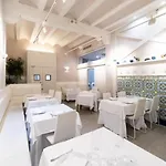 Alkazar Hotel