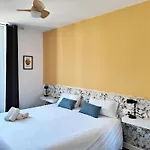 Flats Friends Torres Quart דירה