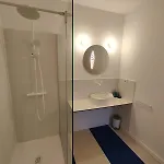 Carisan1 - 6 Min To Beach, Modern, Bright Apartment