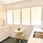Cosy Apartment With Balcony Between Beach & Center 6P Apartament