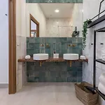 Con Piscina Y Terraza * Valensiya