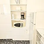 Apartament Cosy Apartment With Balcony Between Beach & Center 6P *