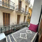 Cozy In Center Apartment *