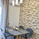 Cozy In Valencia! Wi-fi ! *